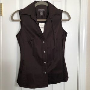 Banana Republic Java sleeveless button up top